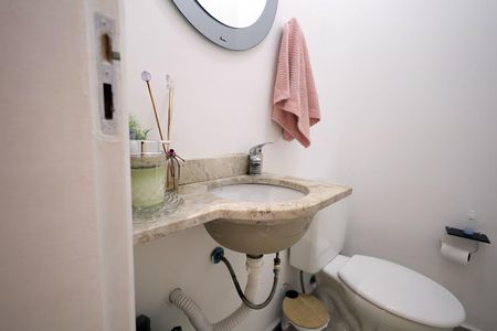 Apartamento à venda com 230m², 3 quartos e 2 vagas Apartamento à venda com 230m², 3 quartos e 2 vagasBanheiro 1