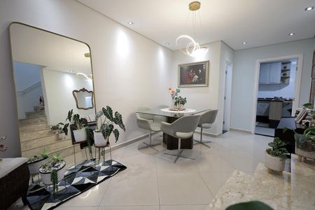 Apartamento à venda com 230m², 3 quartos e 2 vagas Apartamento à venda com 230m², 3 quartos e 2 vagasSala de Jantar
