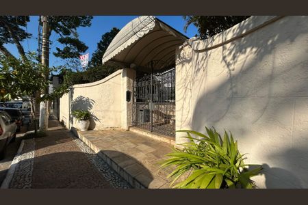 Apartamento à venda com 120m², 3 quartos e 2 vagasFachada