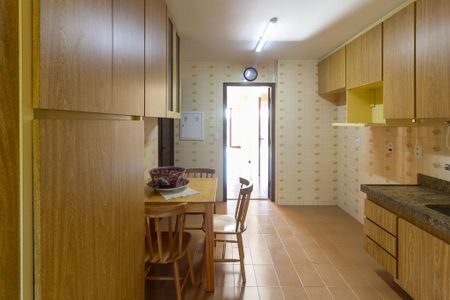 Apartamento à venda com 120m², 3 quartos e 2 vagasCozinha