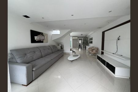 Casa à venda com 206m², 3 quartos e 4 vagassala