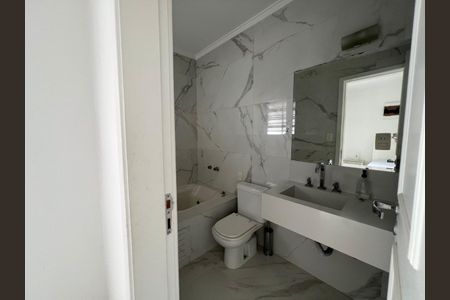 Casa à venda com 206m², 3 quartos e 4 vagasbanheiro
