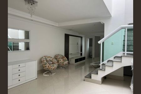 Casa à venda com 206m², 3 quartos e 4 vagassala