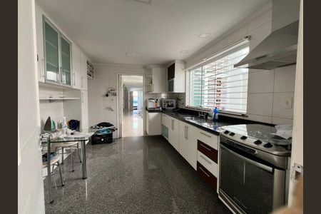 Casa à venda com 206m², 3 quartos e 4 vagascozinha