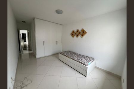 Casa à venda com 206m², 3 quartos e 4 vagasquarto