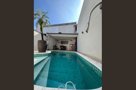 Casa à venda com 206m², 3 quartos e 4 vagaspiscina