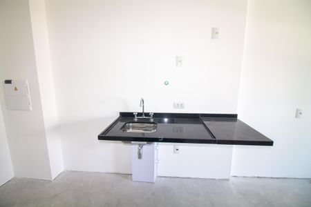 Cozinha de kitnet/studio à venda com 1 quarto, 28m² em Santo Amaro, São Paulo