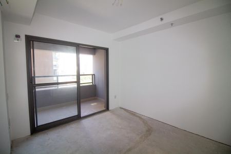 Sala / Quarto - Studio de kitnet/studio à venda com 1 quarto, 28m² em Santo Amaro, São Paulo