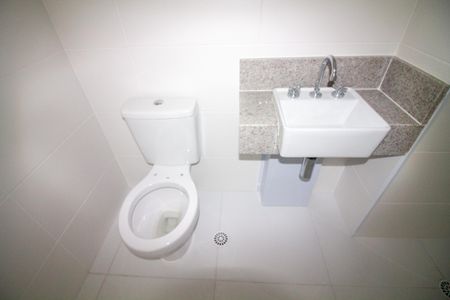 Banheiro de kitnet/studio à venda com 1 quarto, 28m² em Santo Amaro, São Paulo