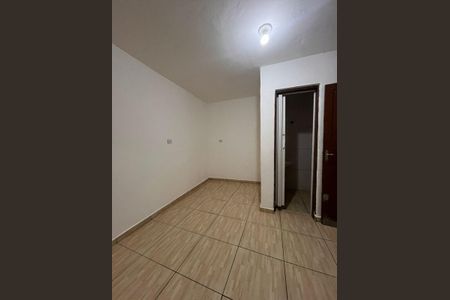 Quarto de casa para alugar com 1 quarto, 35m² em Jardim Miriam, São Paulo