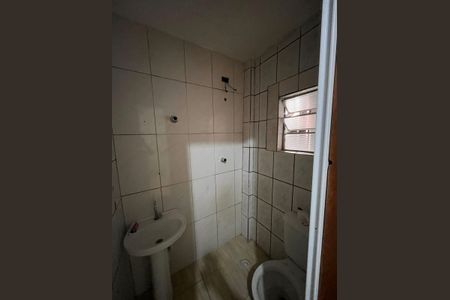 Banheiro  de casa para alugar com 1 quarto, 35m² em Jardim Miriam, São Paulo
