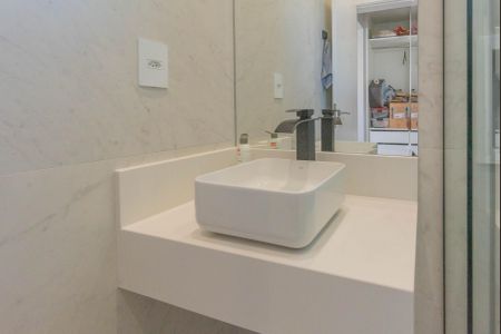 Casa de condomínio à venda com 235m², 3 quartos e 4 vagasBanheiro da Suíte 2