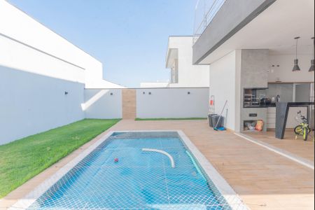 Casa de condomínio à venda com 235m², 3 quartos e 4 vagasPiscina