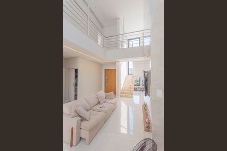 Casa de condomínio à venda com 235m², 3 quartos e 4 vagasSala