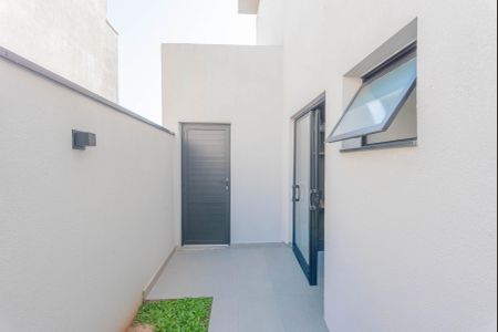 Casa de condomínio à venda com 235m², 3 quartos e 4 vagasQuintal