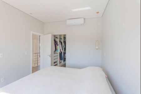 Casa de condomínio à venda com 235m², 3 quartos e 4 vagasSuíte 1