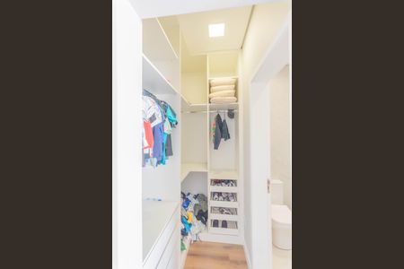 Casa de condomínio à venda com 235m², 3 quartos e 4 vagasCloset da Suíte 3