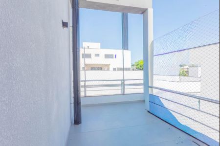 Casa de condomínio à venda com 235m², 3 quartos e 4 vagasVaranda da Suíte 2