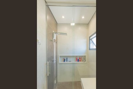 Casa de condomínio à venda com 235m², 3 quartos e 4 vagasBanheiro da Suíte 1