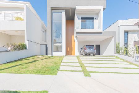 Casa de condomínio à venda com 235m², 3 quartos e 4 vagasFachada