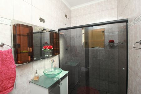 Casa para alugar com 250m², 3 quartos e 6 vagasBanheiro Social 1