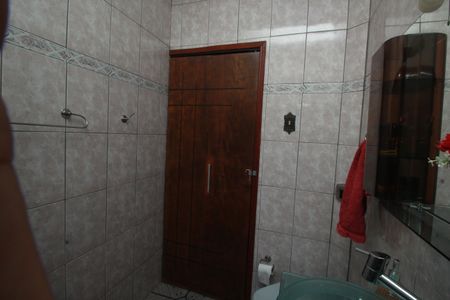 Casa para alugar com 250m², 3 quartos e 6 vagasBanheiro Social 1