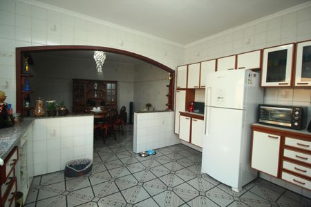 Casa para alugar com 250m², 3 quartos e 6 vagasCozinha