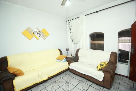 Casa para alugar com 250m², 3 quartos e 6 vagasSala