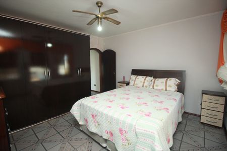 Casa para alugar com 250m², 3 quartos e 6 vagasSuíte