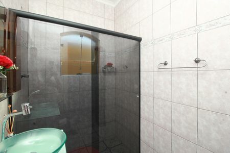 Casa para alugar com 250m², 3 quartos e 6 vagasBanheiro Social 1
