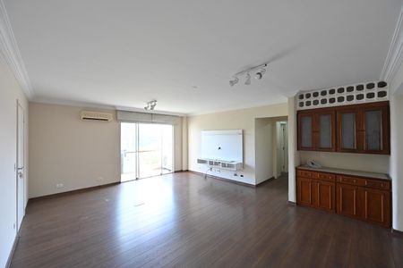 Apartamento para alugar com 140m², 4 quartos e 2 vagas Apartamento para alugar com 140m², 4 quartos e 2 vagasSala