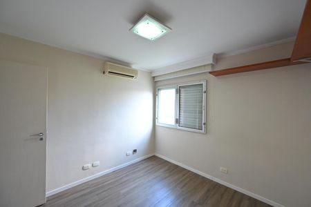 Apartamento para alugar com 140m², 4 quartos e 2 vagas Apartamento para alugar com 140m², 4 quartos e 2 vagasQuarto 3