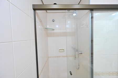 Apartamento para alugar com 140m², 4 quartos e 2 vagas Apartamento para alugar com 140m², 4 quartos e 2 vagasBanheiro da Suíte 2