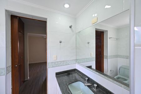 Apartamento para alugar com 140m², 4 quartos e 2 vagas Apartamento para alugar com 140m², 4 quartos e 2 vagasBanheiro da Suíte 1