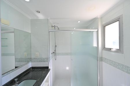 Apartamento para alugar com 140m², 4 quartos e 2 vagas Apartamento para alugar com 140m², 4 quartos e 2 vagasBanheiro da Suíte 1