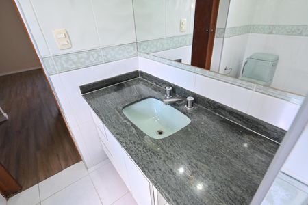Apartamento para alugar com 140m², 4 quartos e 2 vagas Apartamento para alugar com 140m², 4 quartos e 2 vagasBanheiro da Suíte 1