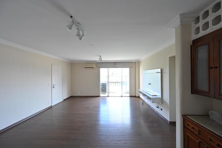 Apartamento para alugar com 140m², 4 quartos e 2 vagas Apartamento para alugar com 140m², 4 quartos e 2 vagasSala