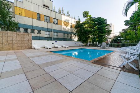 Apartamento para alugar com 140m², 4 quartos e 2 vagas Apartamento para alugar com 140m², 4 quartos e 2 vagasPiscina