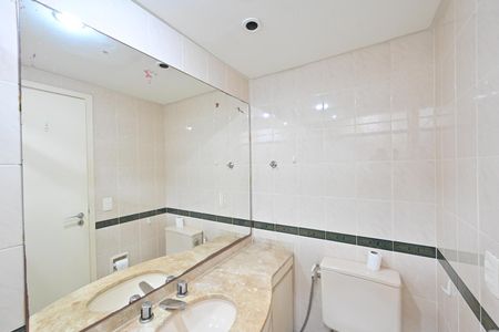 Apartamento para alugar com 140m², 4 quartos e 2 vagas Apartamento para alugar com 140m², 4 quartos e 2 vagasBanheiro Social