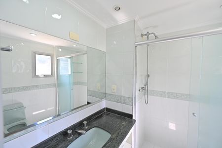 Apartamento para alugar com 140m², 4 quartos e 2 vagas Apartamento para alugar com 140m², 4 quartos e 2 vagasBanheiro da Suíte 1