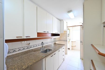 Apartamento para alugar com 140m², 4 quartos e 2 vagas Apartamento para alugar com 140m², 4 quartos e 2 vagasCozinha