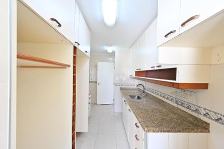 Apartamento para alugar com 140m², 4 quartos e 2 vagas Apartamento para alugar com 140m², 4 quartos e 2 vagasCozinha