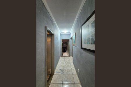 Casa à venda com 138m², 3 quartos e 5 vagasCorredor 