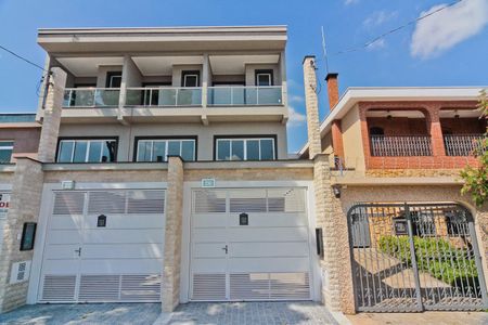 Casa à venda com 150m², 3 quartos e 2 vagas Casa à venda com 150m², 3 quartos e 2 vagasFachada