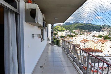 Apartamento à venda com 98m², 2 quartos e 1 vagaSala
