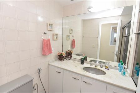 Apartamento à venda com 98m², 2 quartos e 1 vagaBanheiro Social
