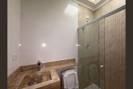 Casa à venda com 150m², 3 quartos e 2 vagas Casa à venda com 150m², 3 quartos e 2 vagasBanheiro da Suíte 2