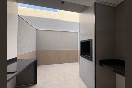 Casa à venda com 150m², 3 quartos e 2 vagas Casa à venda com 150m², 3 quartos e 2 vagasÁrea de Serviço/ Churrasqueira