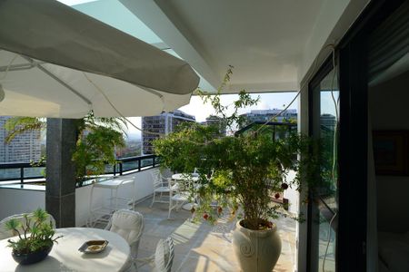 Apartamento para alugar com 300m², 3 quartos e 4 vagasVaranda Cobertura