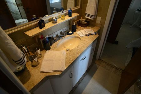 Apartamento para alugar com 300m², 3 quartos e 4 vagasBanheiro Suíte Canadense